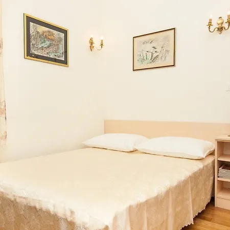 Apartman Mira *